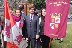 Consul-Gral-de-Espana-Jaime-Gonzalez-Castano‏-junto-con-Belen-Ramos-Presidenta-del-Centro-en-Rosario-y-Julia-Acosta-delegada-de-Jovenes-en-la-ciudad